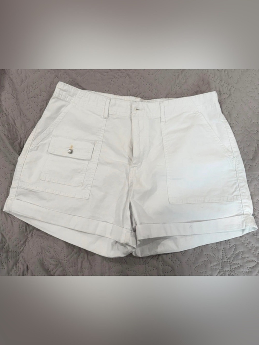 Time and Tru White Utility Cargo Shorts Women’s Size 14